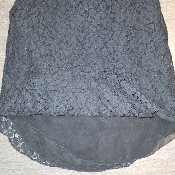 Aritzia Talula lacy sheer tank. XS - Picture 4 of 9